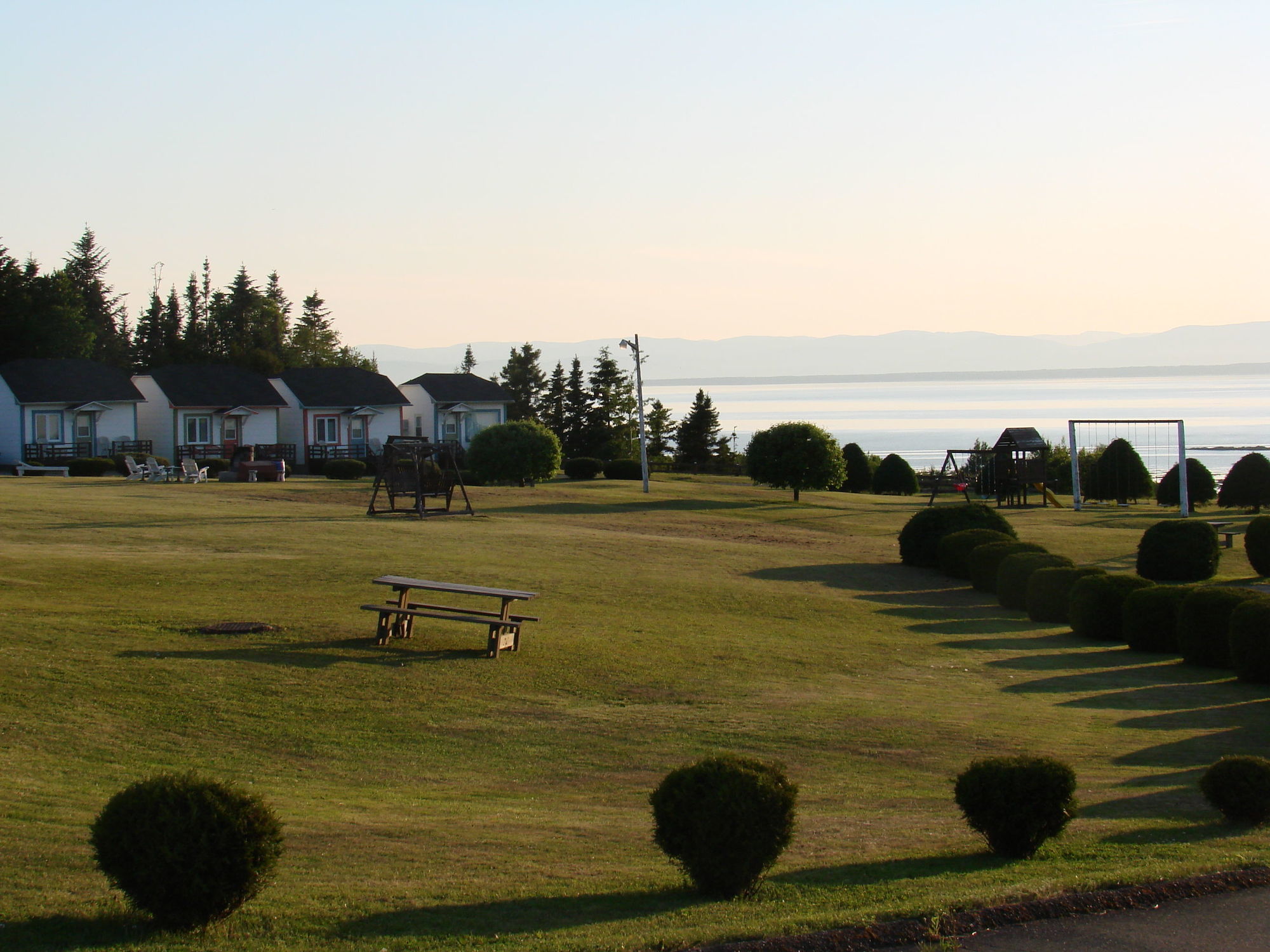 Motel Au Fleuve D'Argent รีวีแยร์-ดู-ลู ภายนอก รูปภาพ