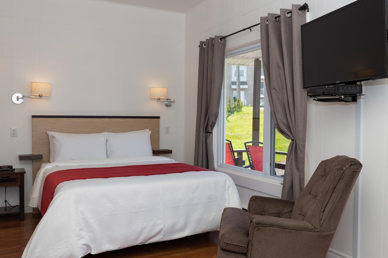 Motel Au Fleuve D'Argent รีวีแยร์-ดู-ลู ภายนอก รูปภาพ