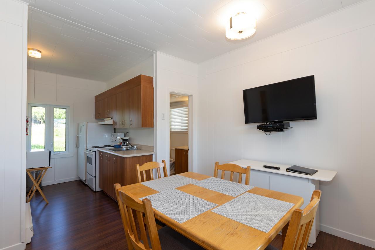 Motel Au Fleuve D'Argent รีวีแยร์-ดู-ลู ภายนอก รูปภาพ