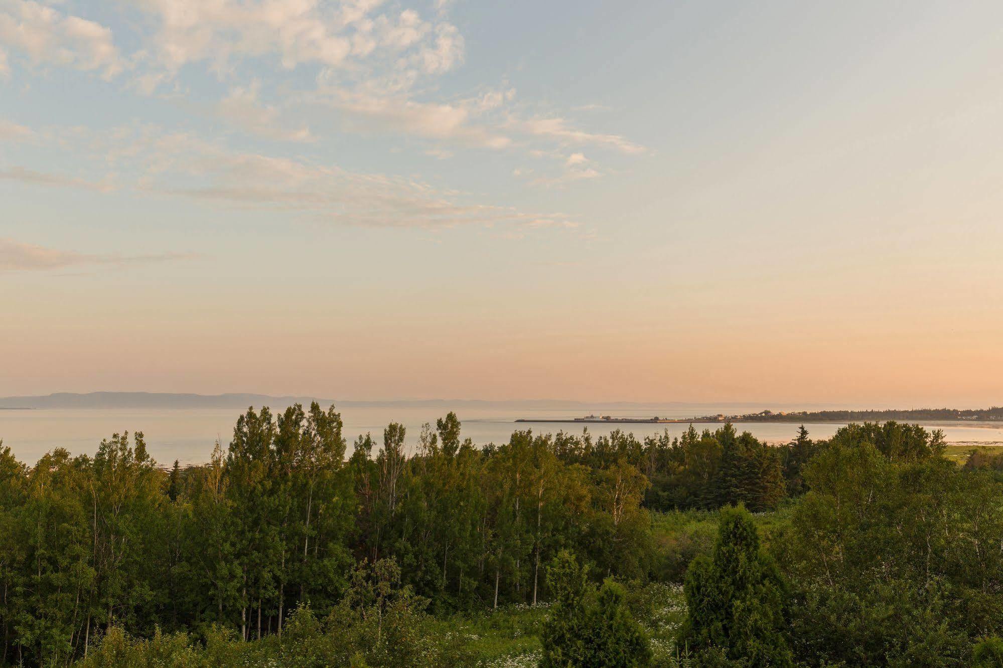 Motel Au Fleuve D'Argent รีวีแยร์-ดู-ลู ภายนอก รูปภาพ
