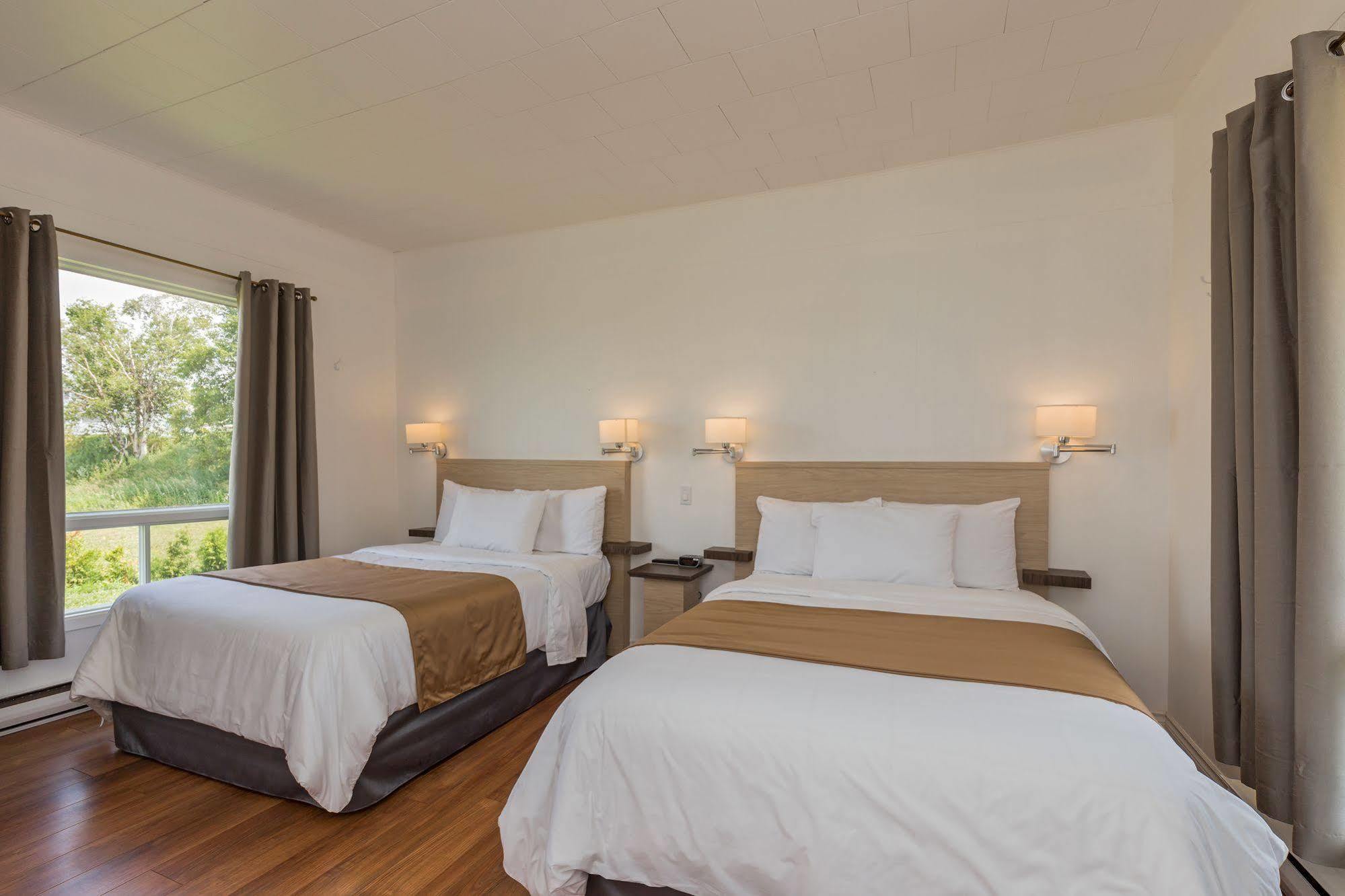 Motel Au Fleuve D'Argent รีวีแยร์-ดู-ลู ภายนอก รูปภาพ