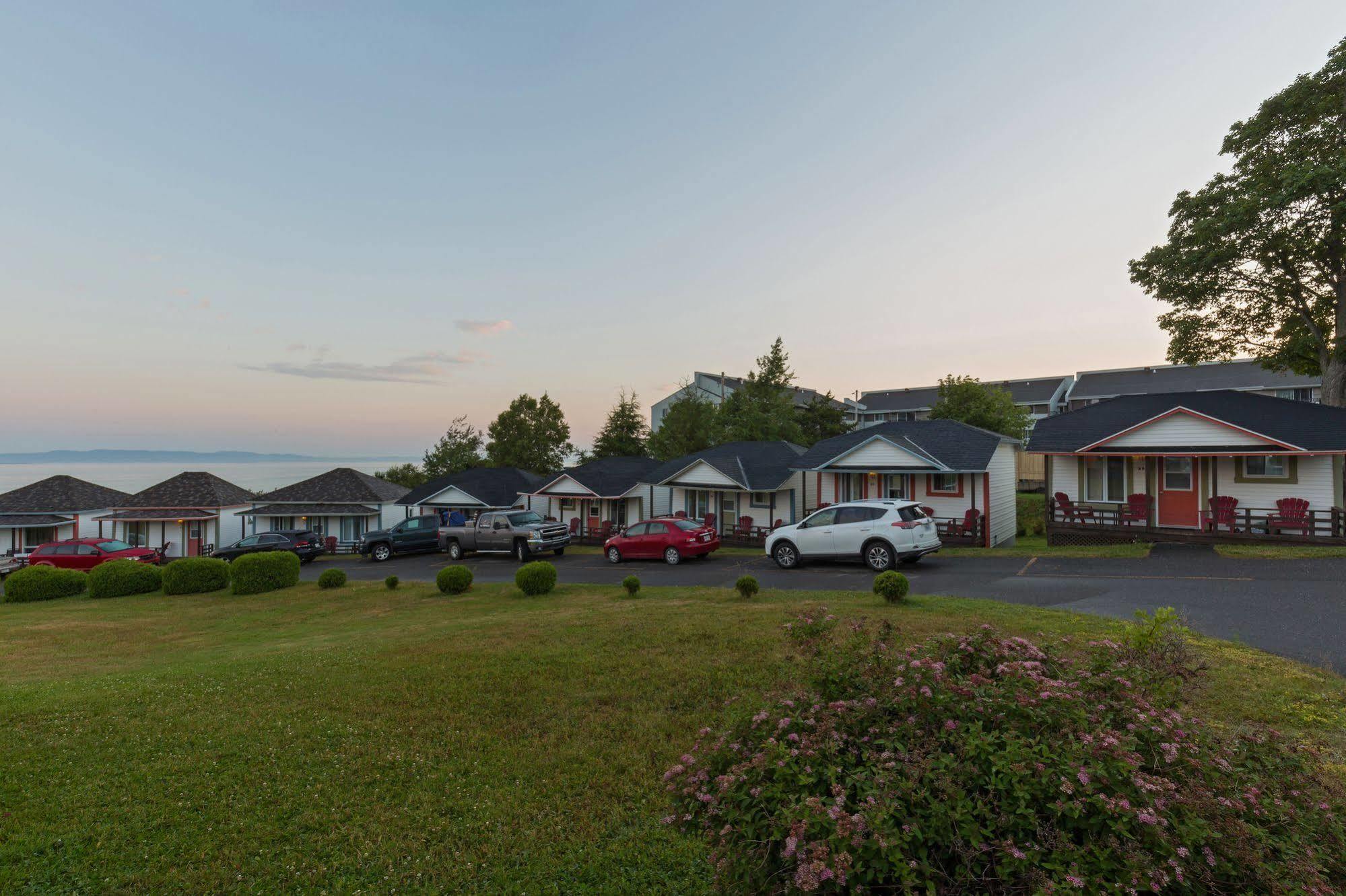 Motel Au Fleuve D'Argent รีวีแยร์-ดู-ลู ภายนอก รูปภาพ